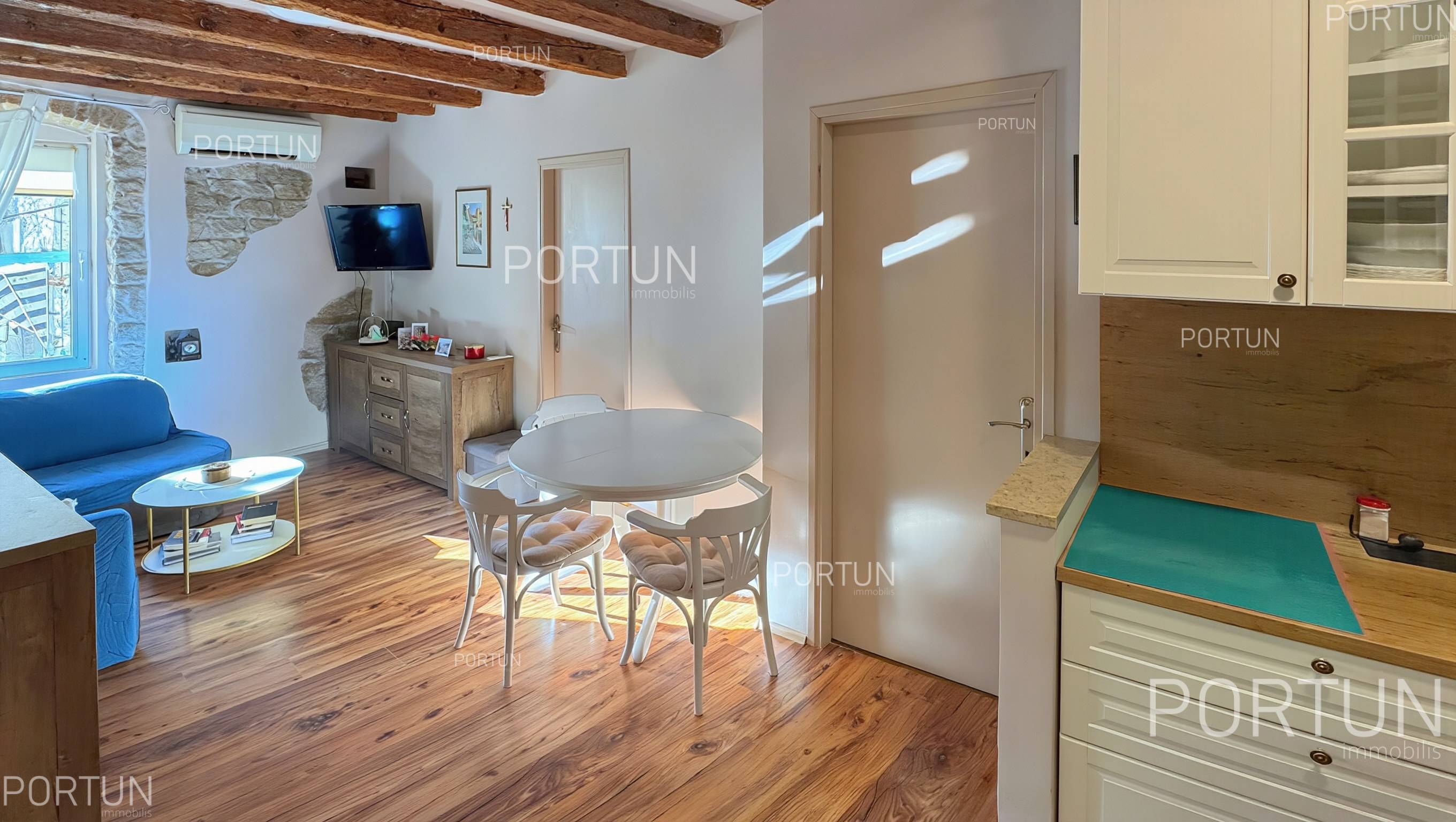 Apartment in the second row from the sea in Rovinj 10751 01a