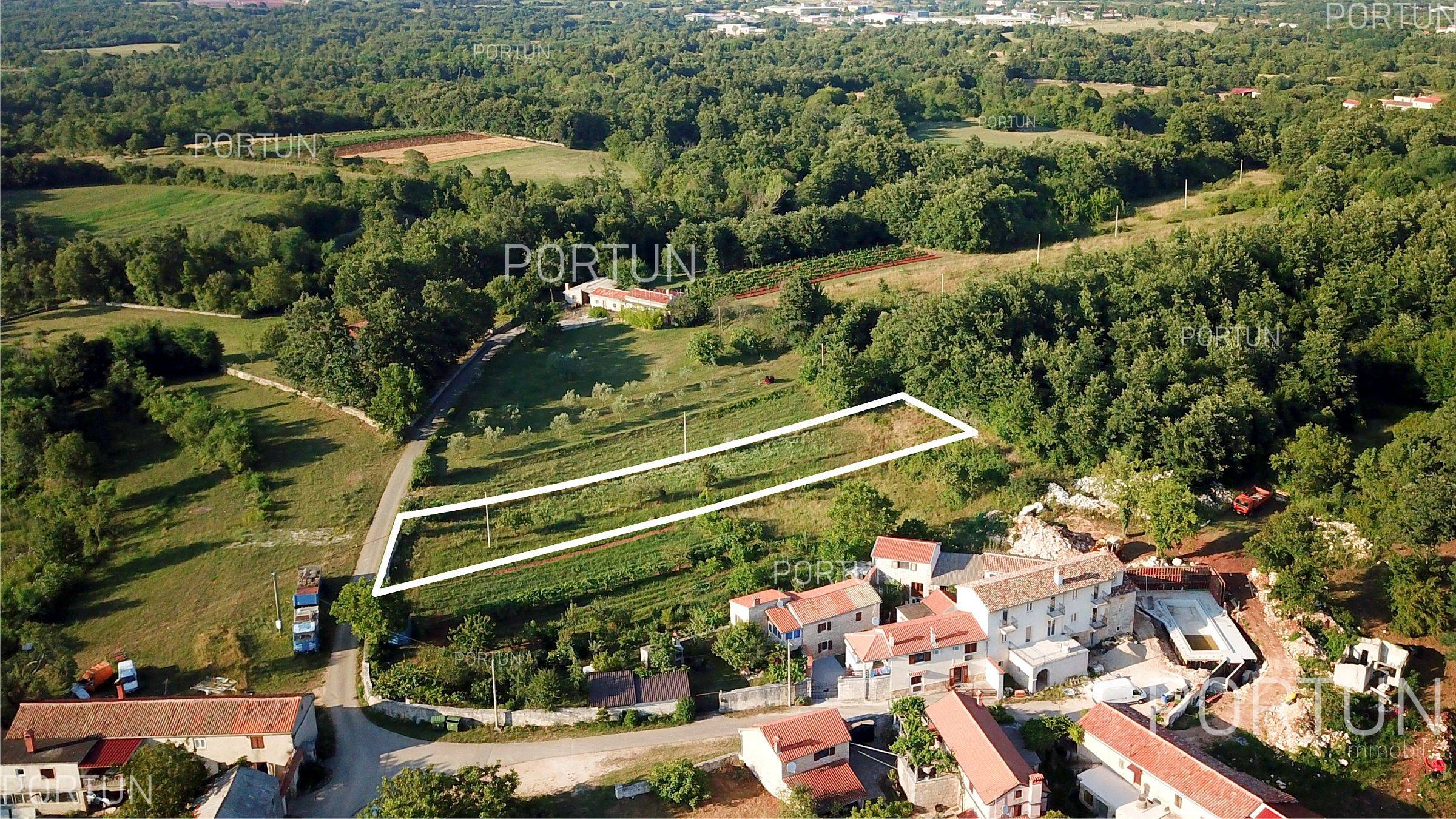 Zemljišče naprodaj v Žminj - 40653 - 01