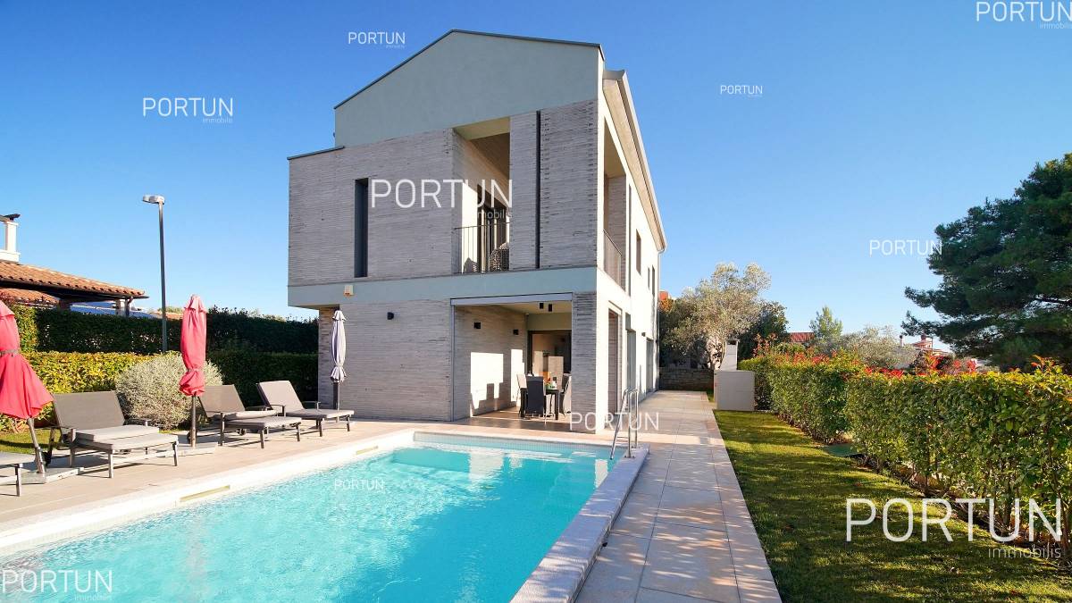 Modern villa in Fažana	