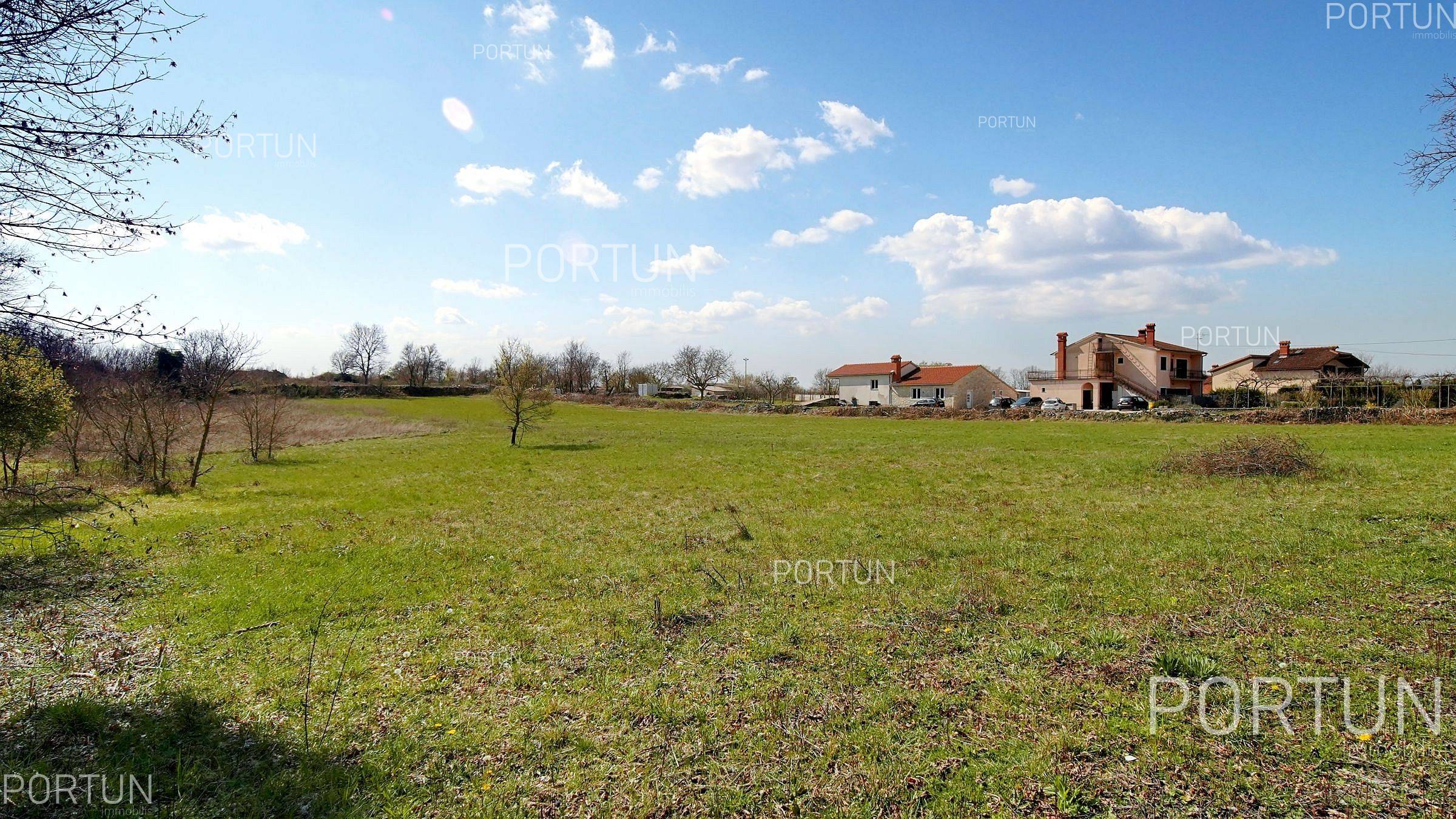 Land ready for building close to Kanfanara, Istria 40663 01