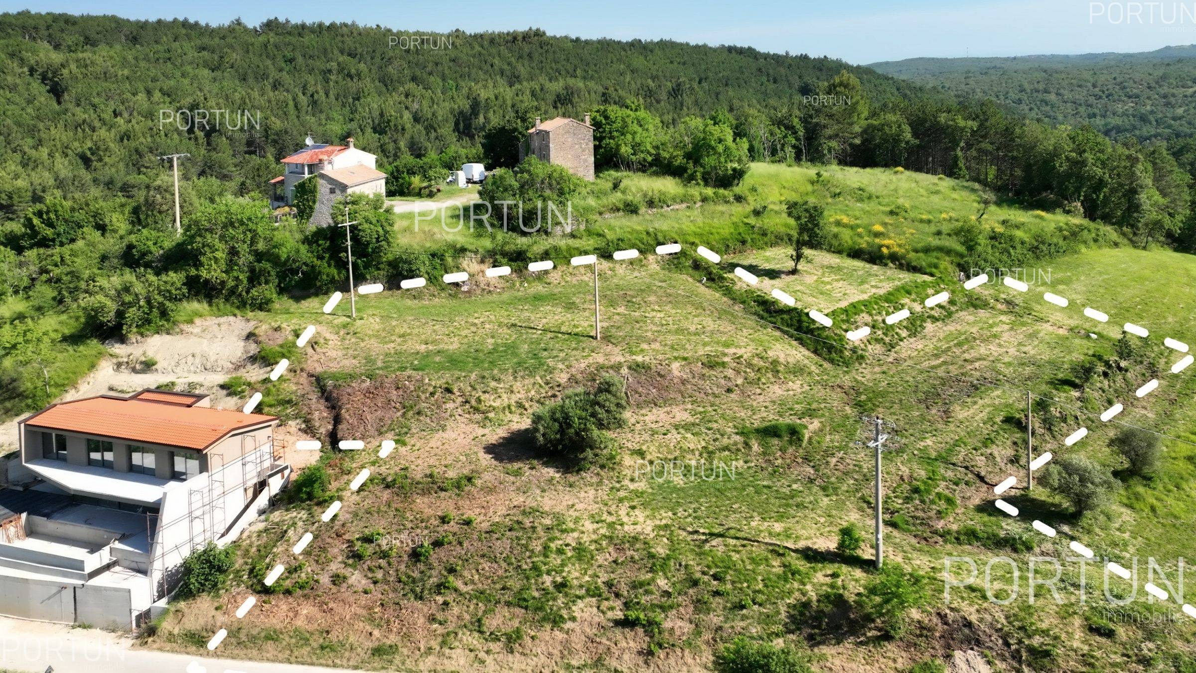 Grundstück zum Verkauf in Grožnjan - 40670 - 01
