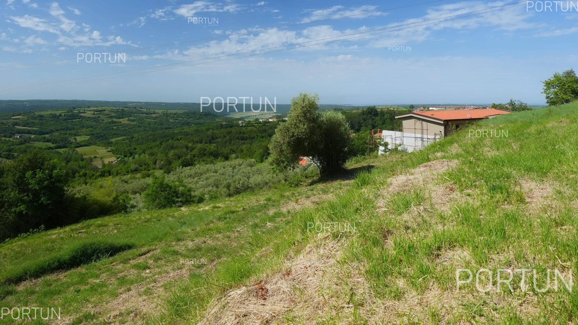 Grundstück zum Verkauf in Grožnjan - 40670 - 05