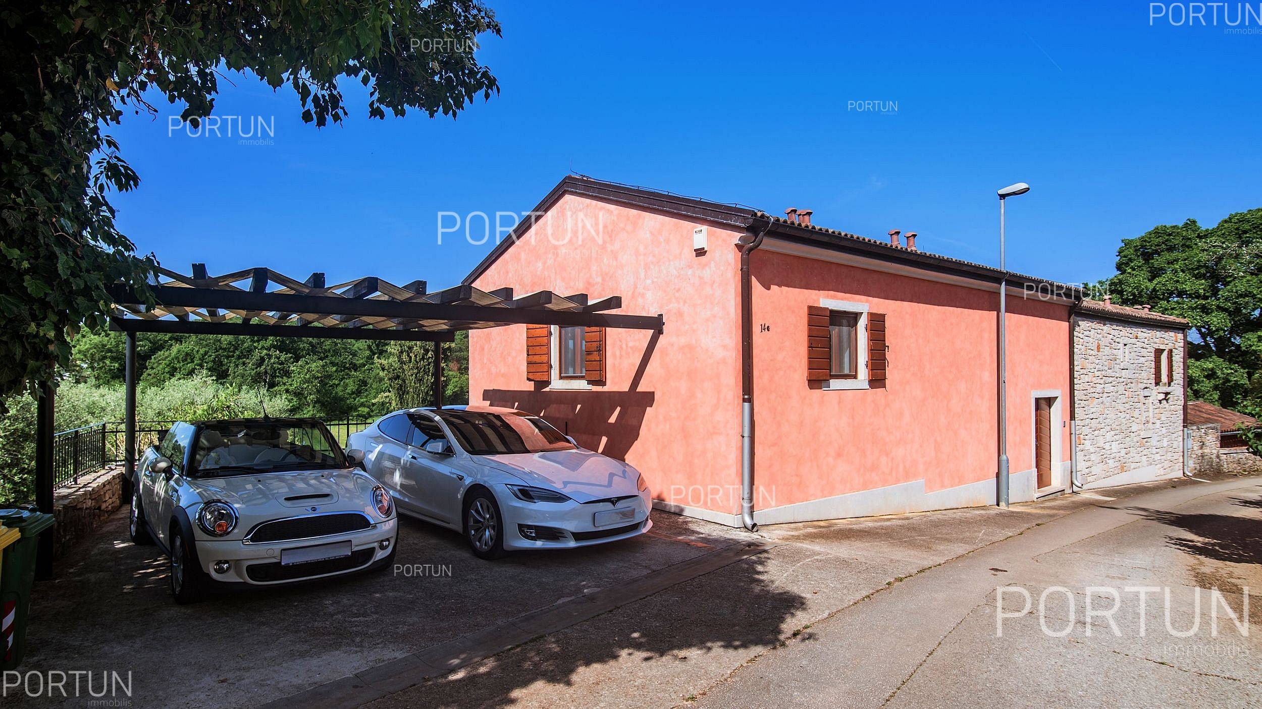 Дом на продажу в  Ровинь - 20826 - 02