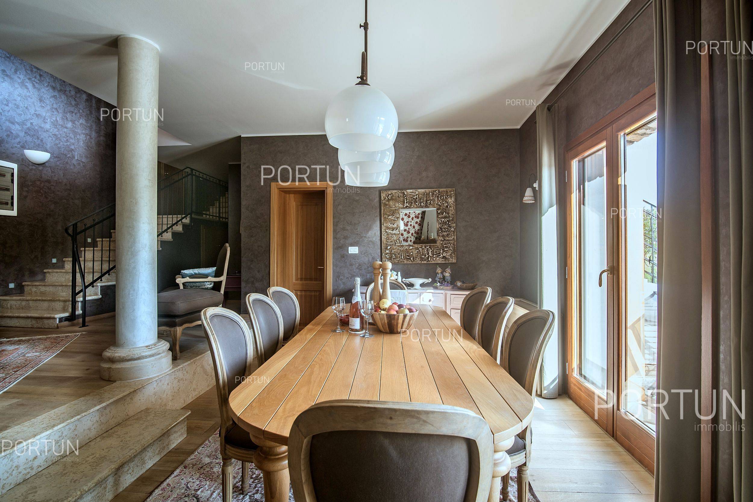 Дом на продажу в  Ровинь - 20826 - 04