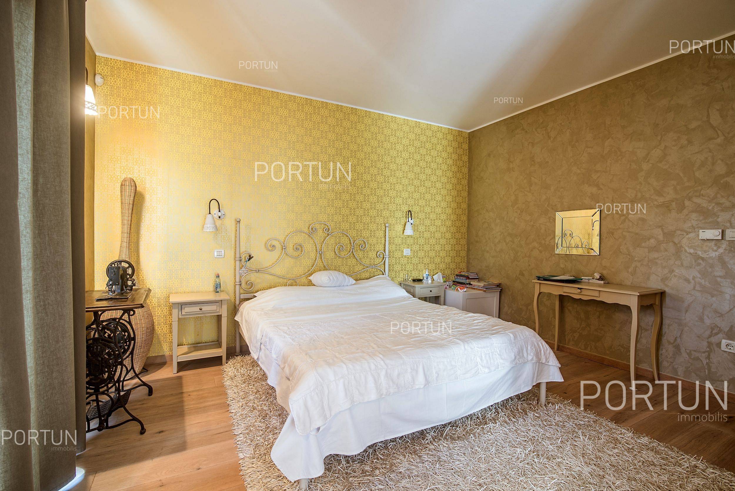 Дом на продажу в  Ровинь - 20826 - 14