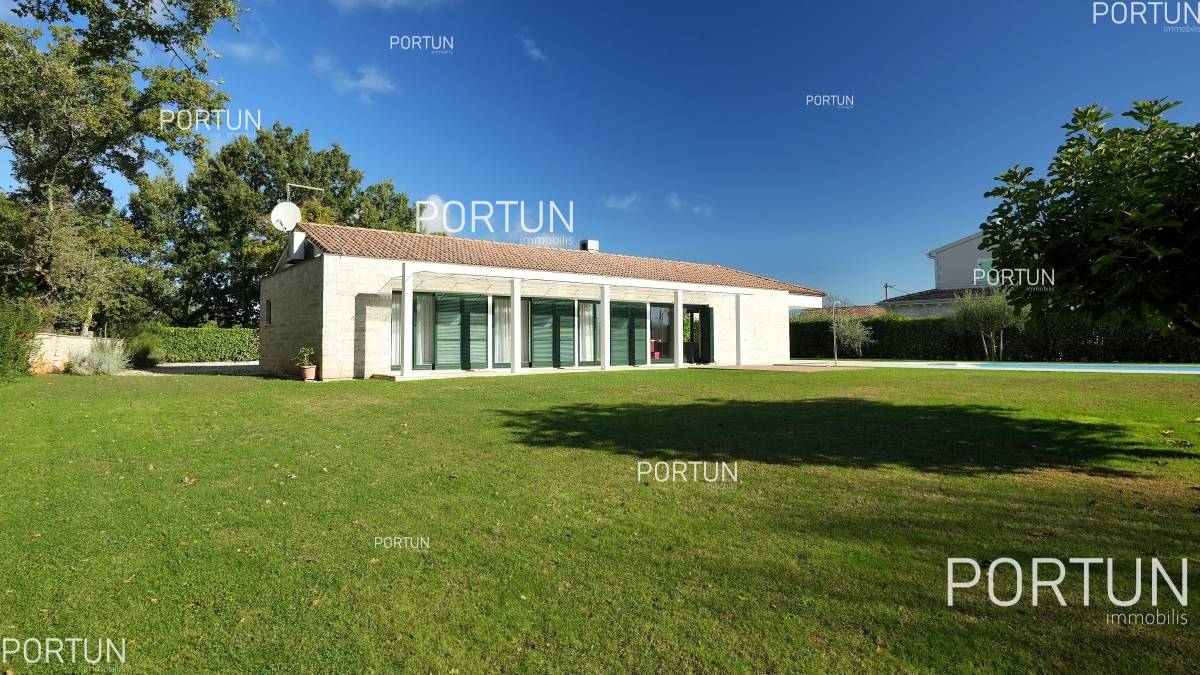 Sveti Lovreč, modern villa	