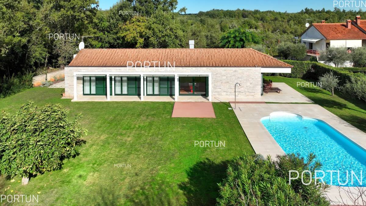 Szent Lovreč, modern villa	