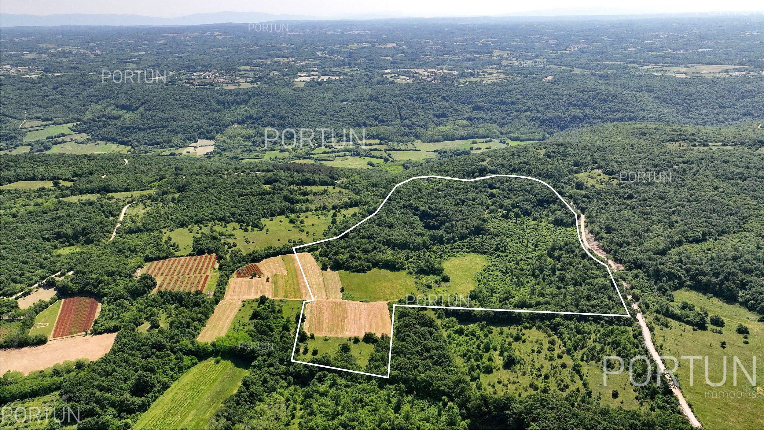 Plot of land for Sale in Kanfanar - 40508 - 05