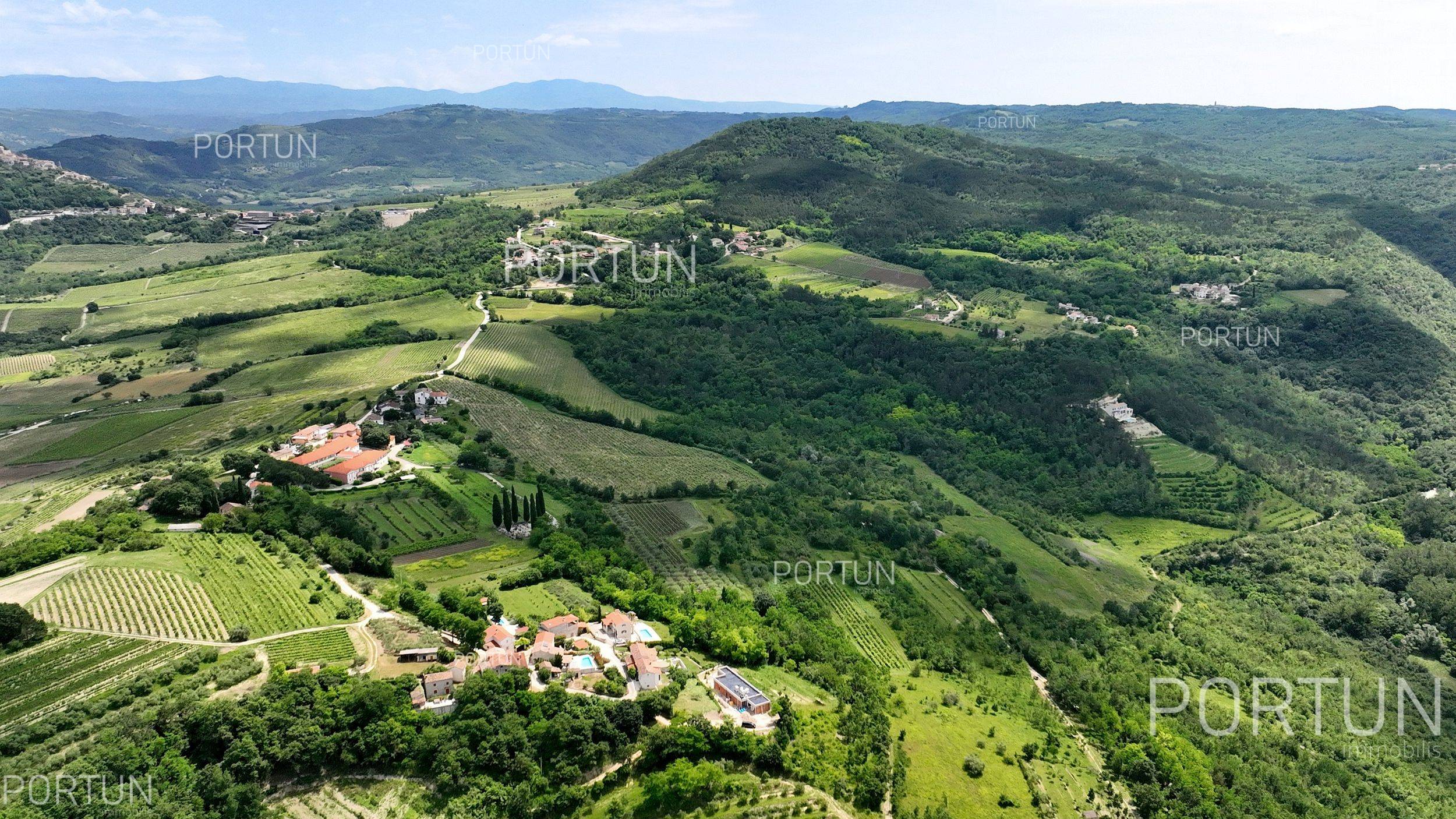 Zemljište na prodaju Motovun - 40509 - 08
