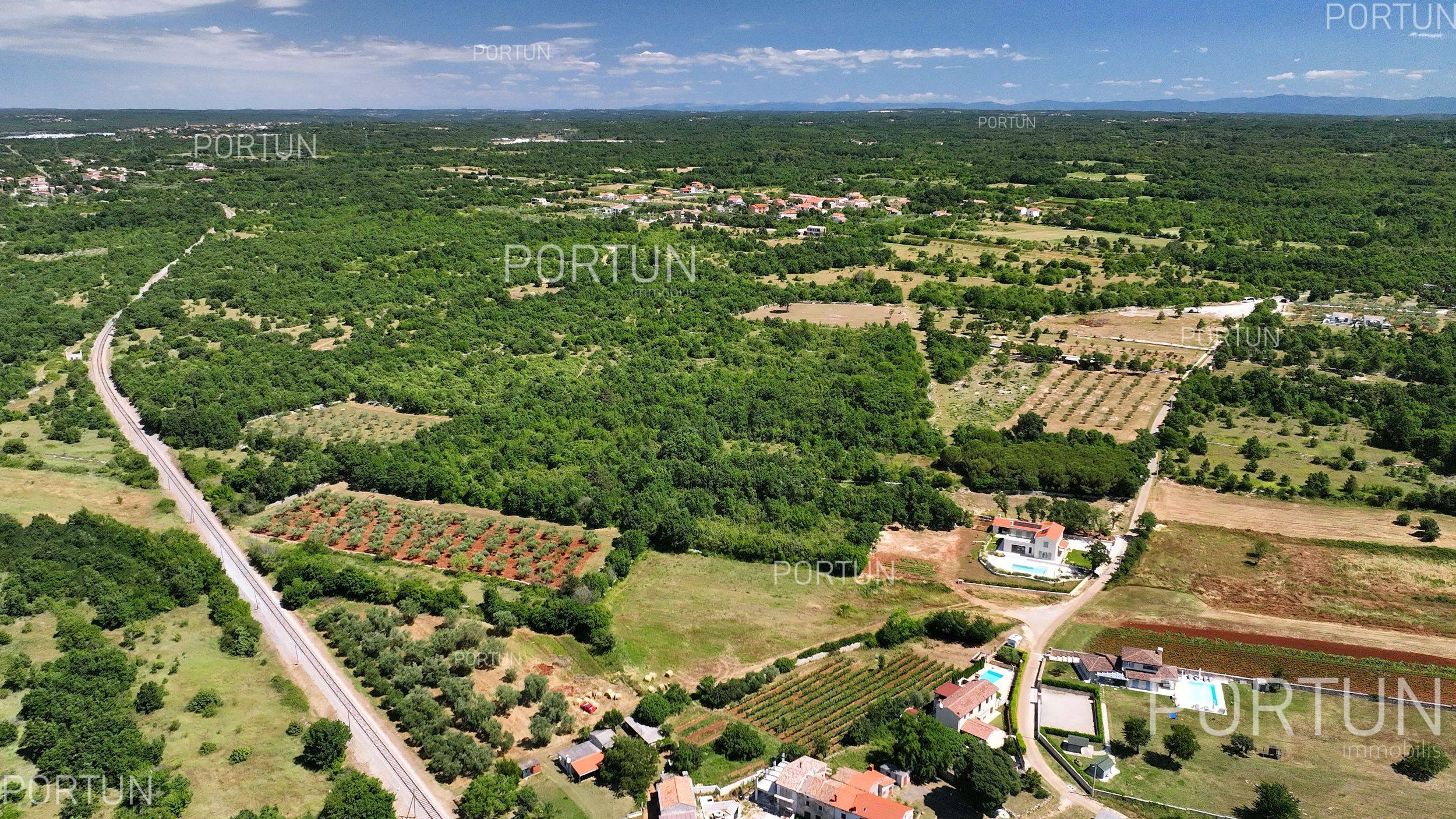 Grundstück zum Verkauf in Žminj - 40529 - 04